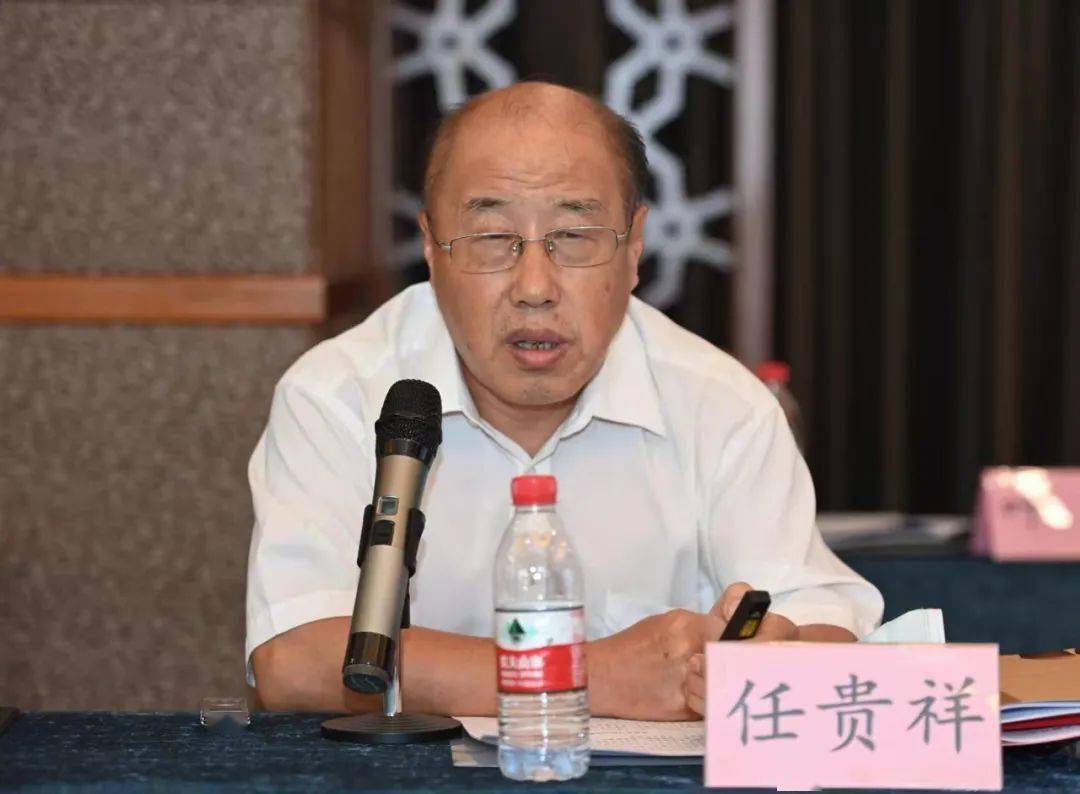 华南师范大学特聘教授,原中共中央党史研究室宣教局局长,研究员任贵祥