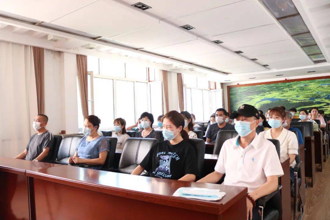 【关注】雷锋社区召开防疫防汛工作会议