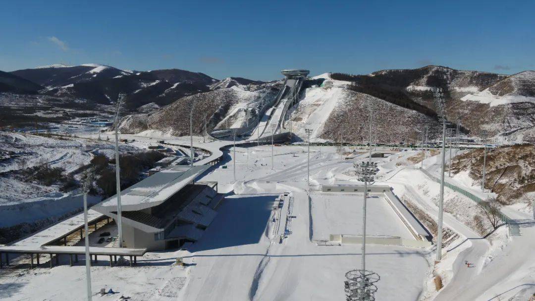国家跳台滑雪中心与国家冬季两项中心崇礼区人民政府