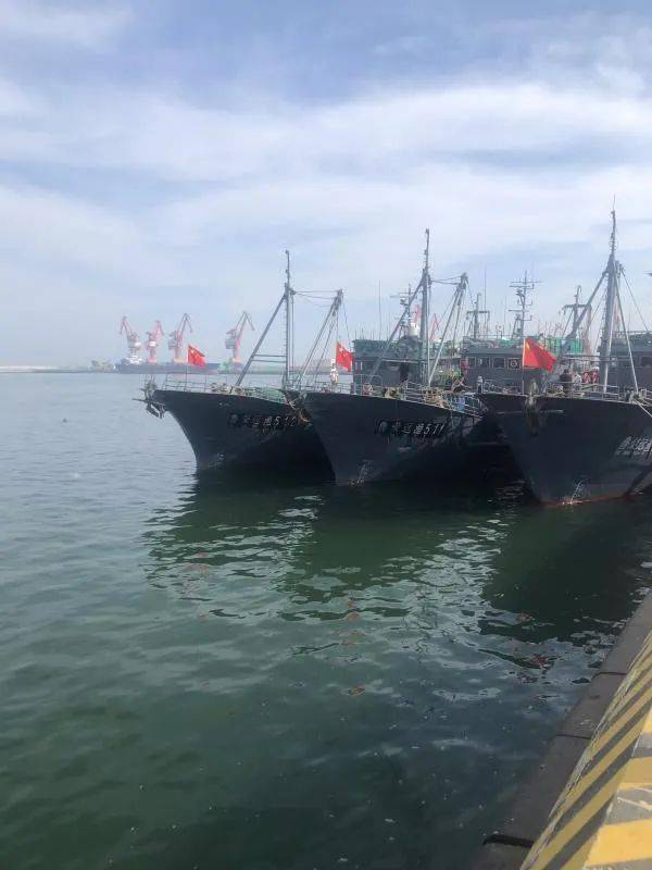 荣成市派出4艘远洋渔船赴索马里海域作业
