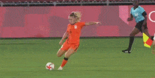 奥运会-中国女足2-8荷兰女足无缘出线 王珊珊破门王妍