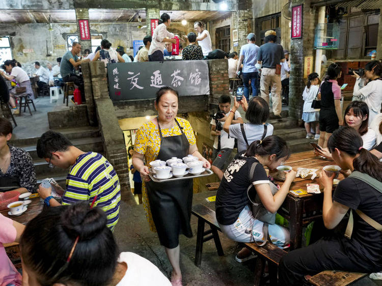 重庆交通茶馆:一位画家眼中的人间万象