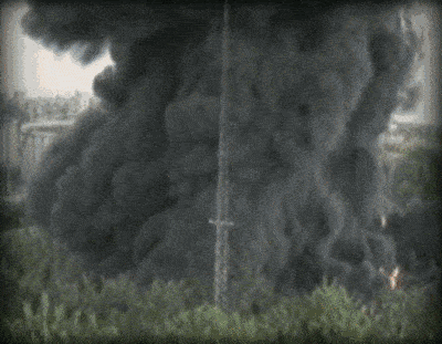 1989年8月12日9点55分,黄岛油库5号地下油罐因雷击爆炸起火,14时35分