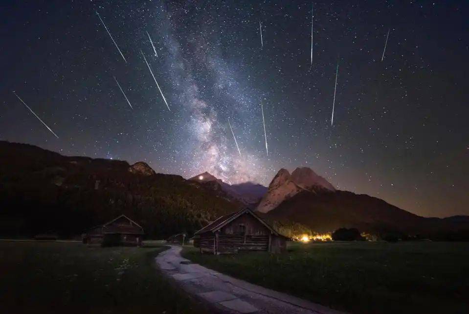 2021 英仙座流星雨如期开启