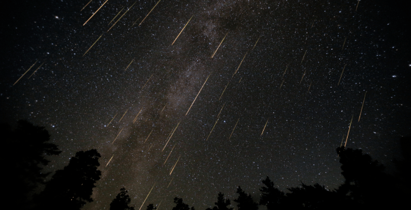 英仙座流星雨下周到达魁北克,1小时能看到100颗流星!错过要等2年!