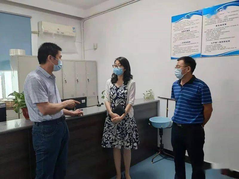 吕阿妮同志检查指导我市再就业服务中心疫情防控工作