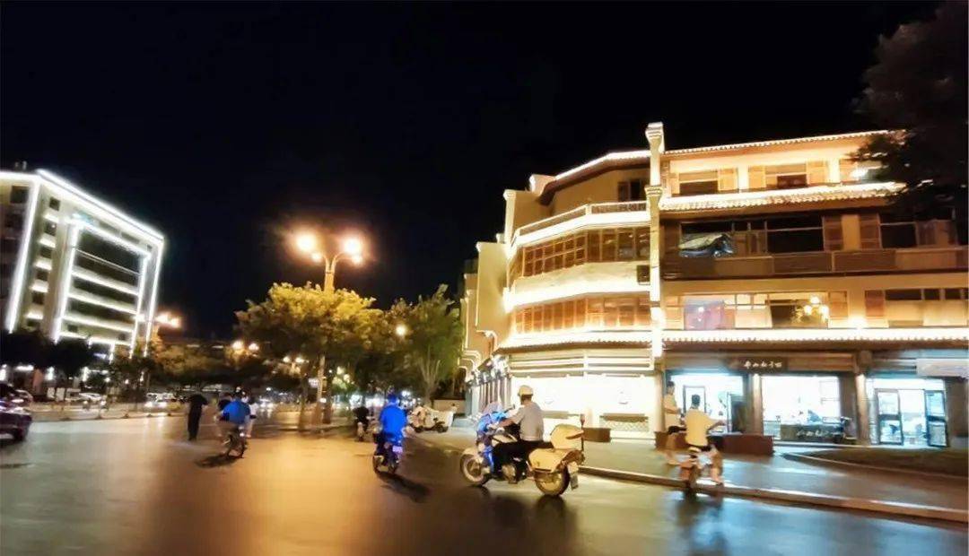 "严管"常兴中街,临汾交警夜间巡逻!