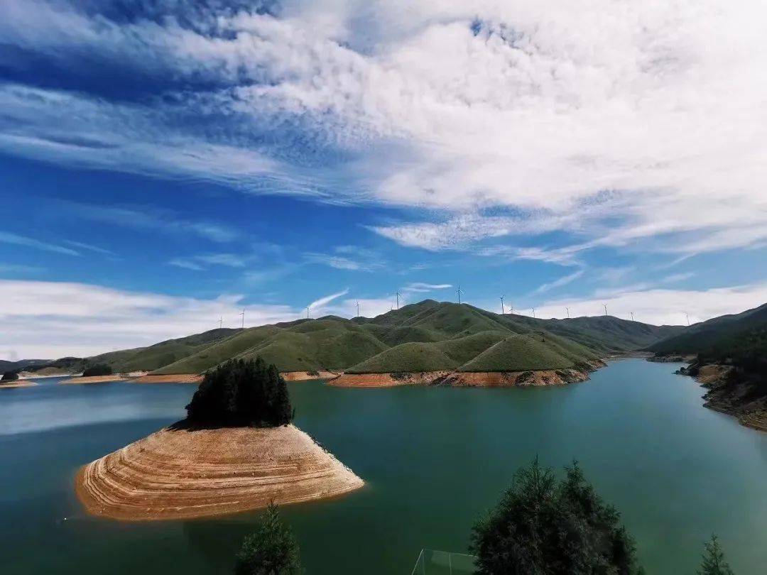 天湖度假区夏日游玩的宝藏地 桂林天湖生态旅游度假区坐落于中国广西