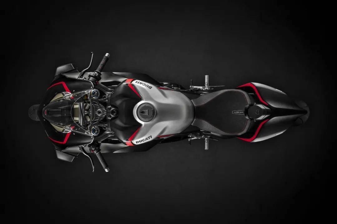 405万上市panigalev4sp把灰色玩到极致