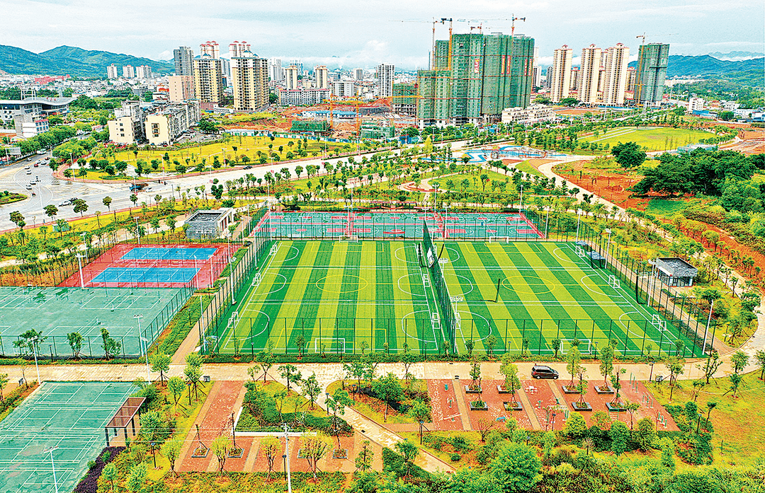 柳城体育公园一期此外,在柳州市的城中体育园,柳南体育园等地,专业的