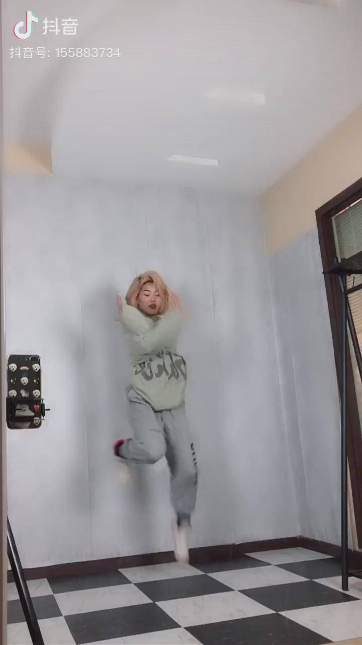 越来越喜欢一个人hellodance金大铭呀日常在家练舞爵士舞