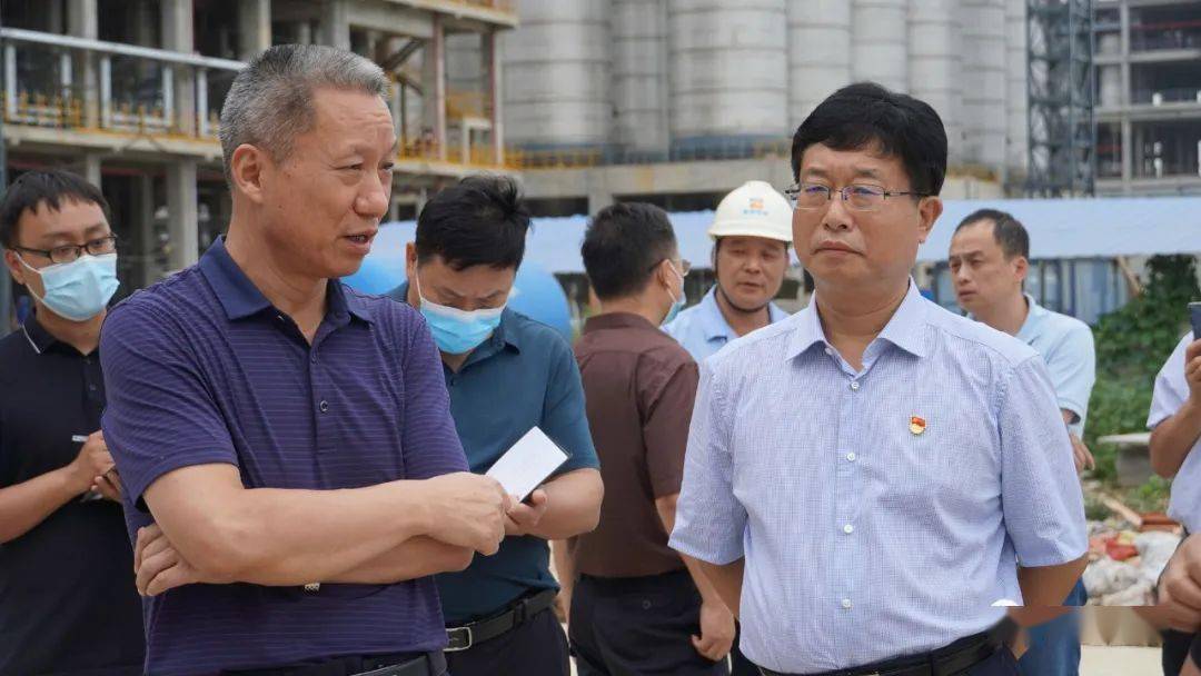 张弓,张电子莅叶调研重大项目建设及延链补链工作