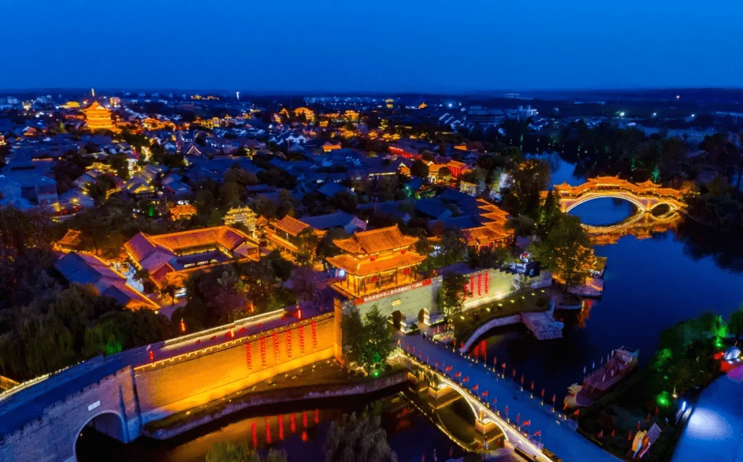 运河风情游 | 夜幕降临,华灯初上台儿庄古城夜景如诗如画!