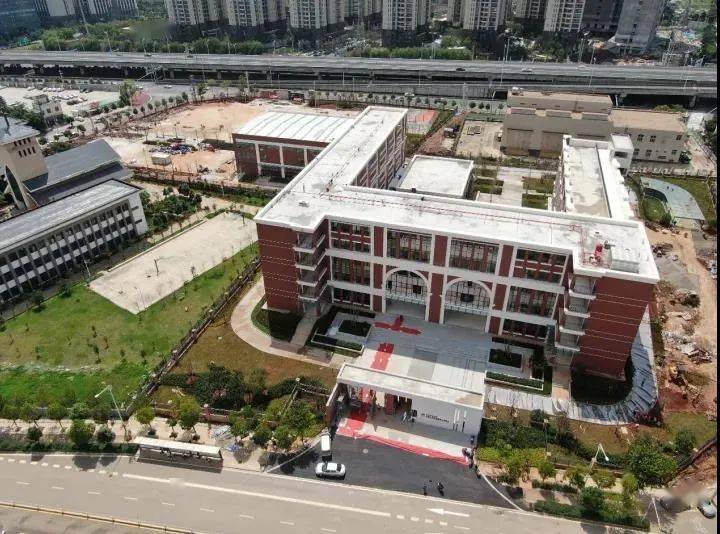 五华区莲华小学教场路校区
