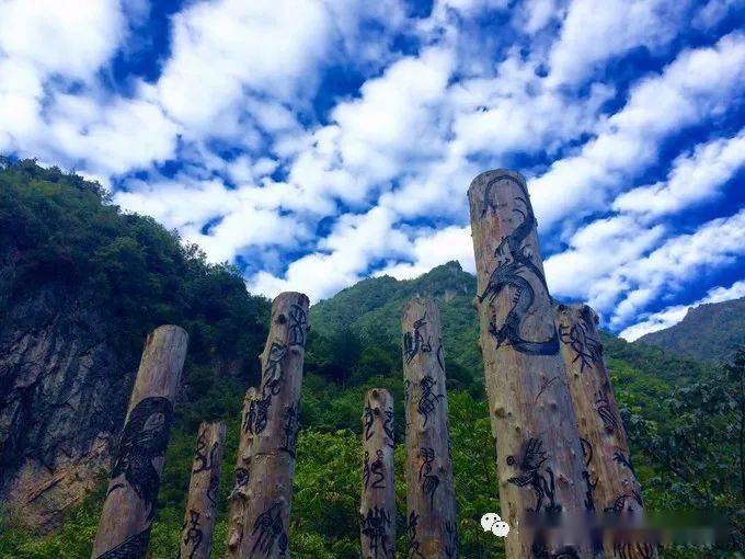 d  :神农架自然保护区 含早中晚餐 住坪阡镇