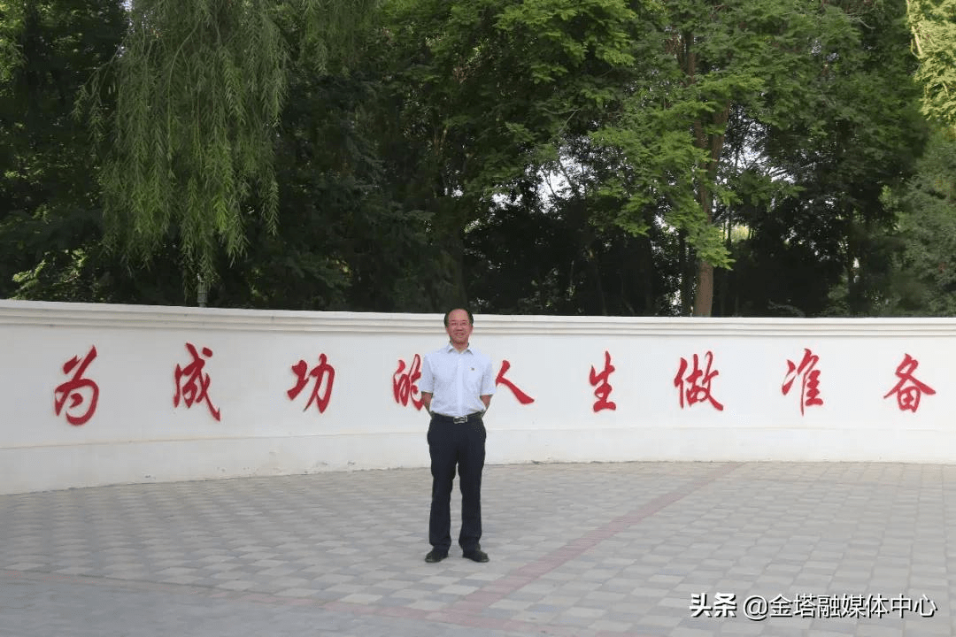 沥血为教育 丹心谱新篇——金塔县中学校长焦世军先进