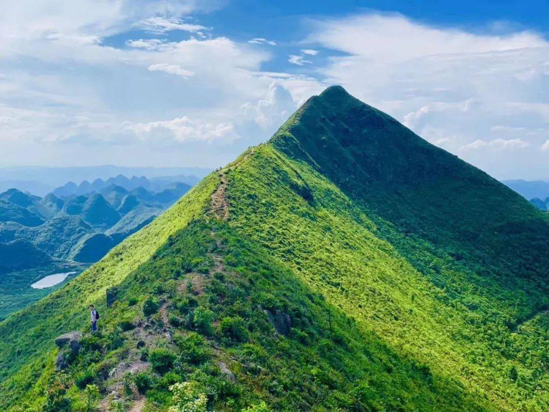 漫步英西峰林 洞天仙境(又名穿天岩),在广东省英德市九龙镇西面2公里