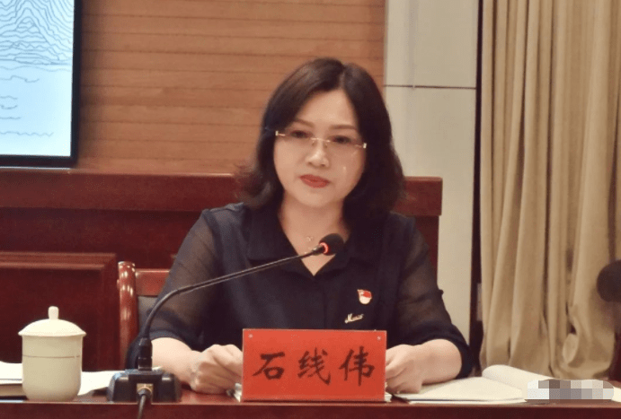 县委常委,宣传部部长石线伟主持会议,并就贯彻落实会议精神提出具体