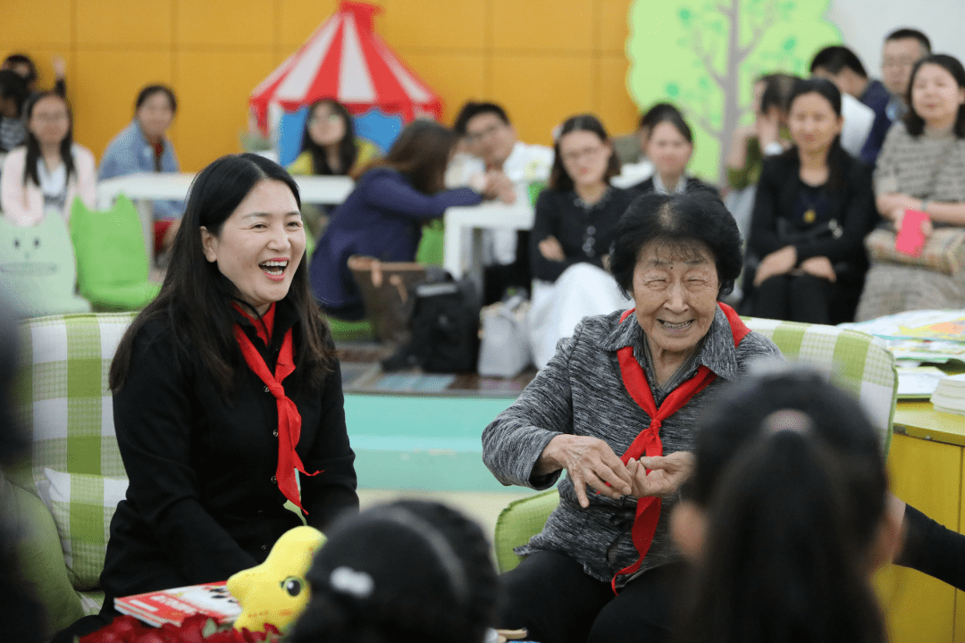 五型教师秀在平凡中坚守不凡的创新者上海市特级校长钱欢欣