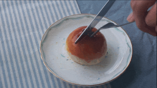 别慌,掌握正确吃月饼打开方式,开心还不胖!_soogif