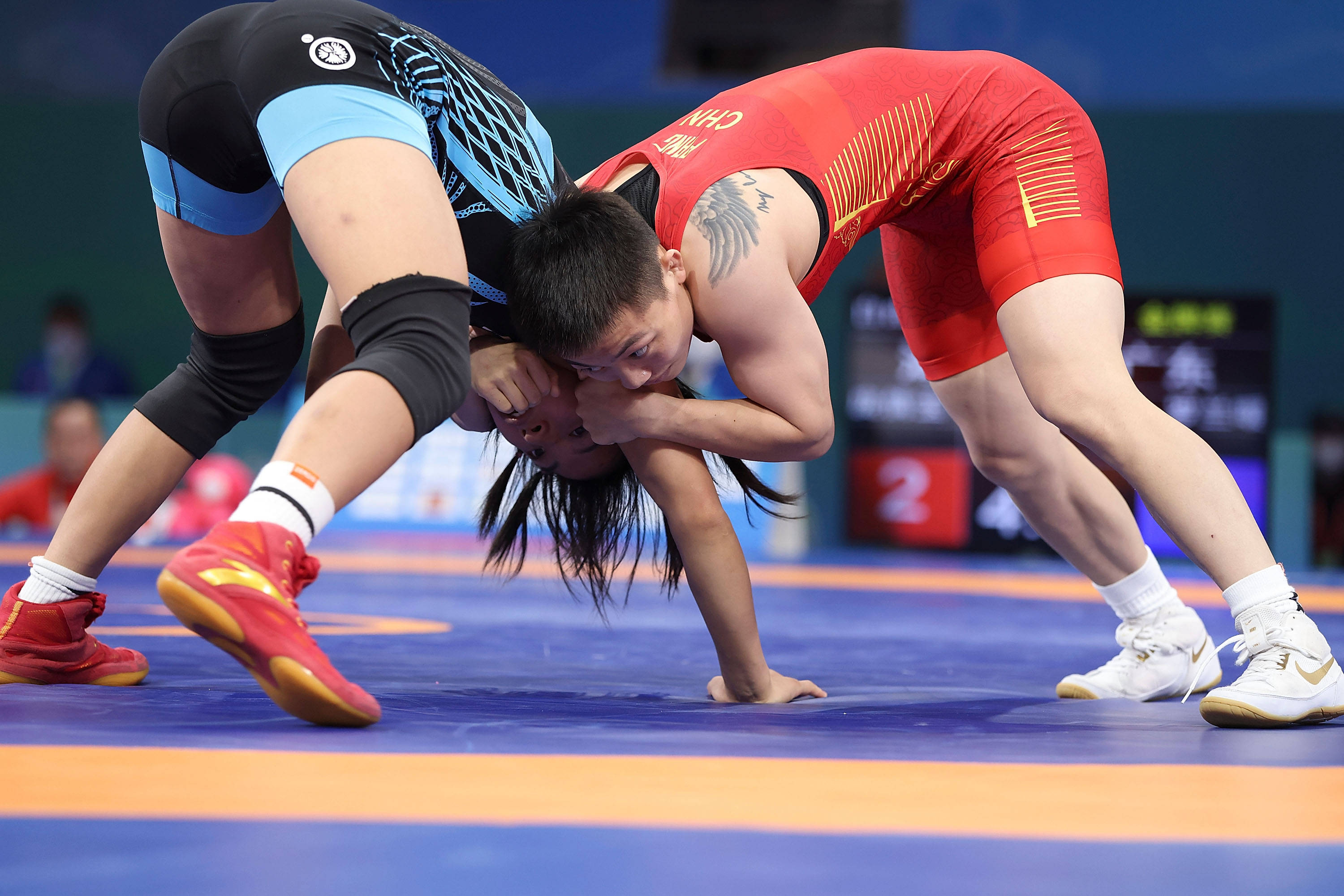 谁说女子不如男！全国国际式摔跤锦标赛开启女子摔跤赛事-新闻中心-温州网