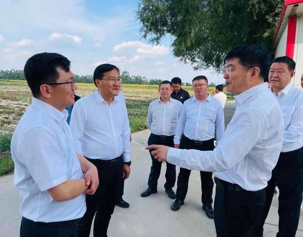 马俊平介绍了临夏县基本情况,并表示临夏县将进一步加大与农发行合作