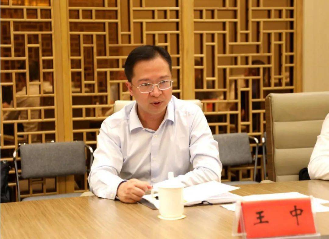 王中看望慰问我县在泰安市挂职干部_巫溪