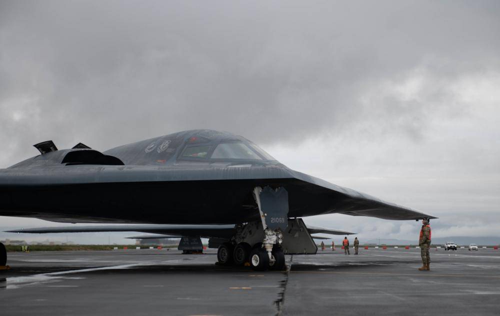 今年9月,部署到冰岛基地的美空军b-2隐身轰炸机.