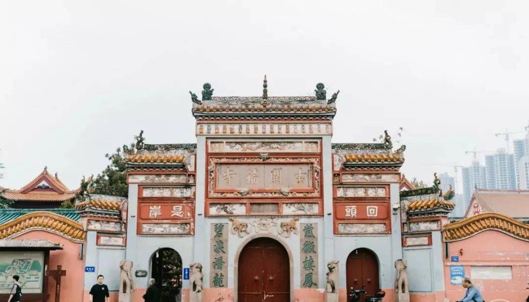 长沙的寺庙大多历史悠,自古多为名胜古迹旅游景区.