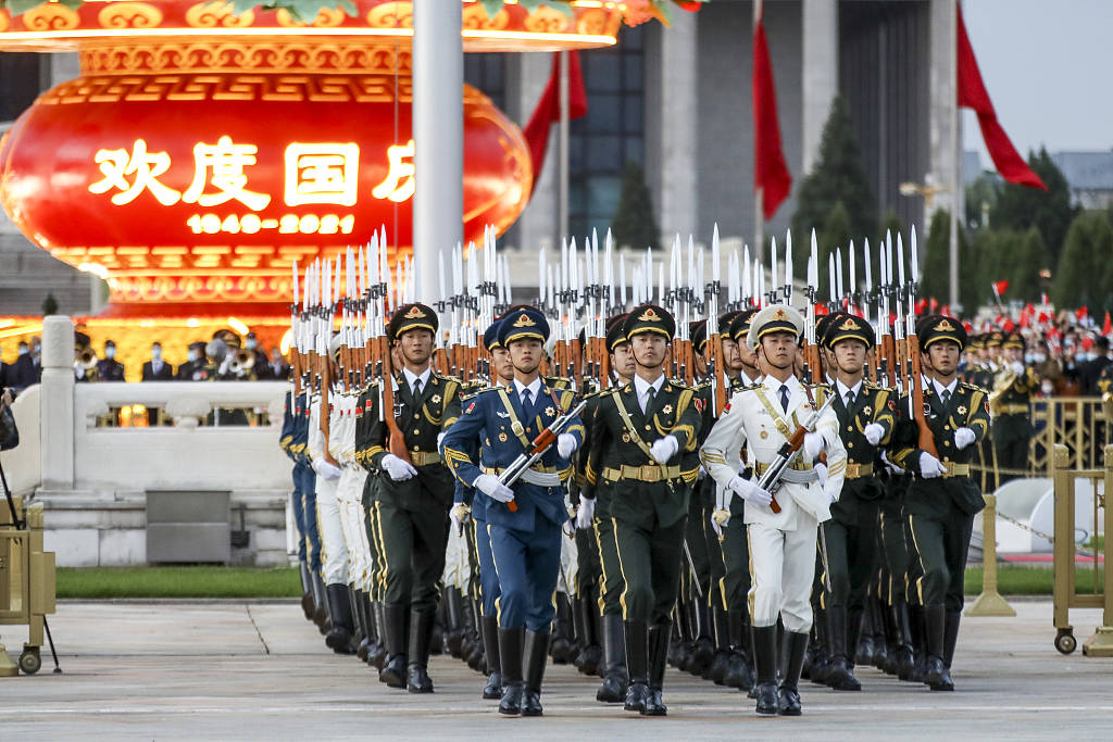 视觉北京天安门广场举行国庆升旗仪式