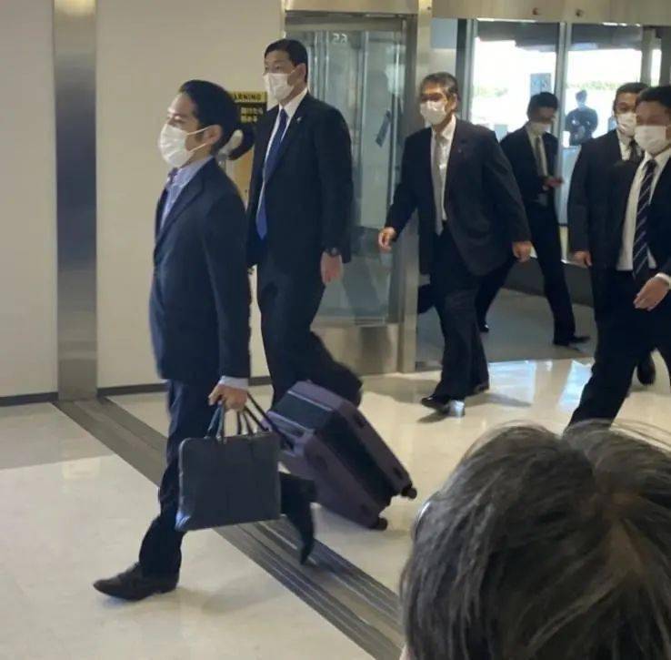 小室圭的新发型成为热门发型提升颜值这下驸马稳了