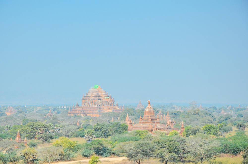 而且这些寺庙大多都算得上是古迹了,所以如果我们来到缅甸旅游的话