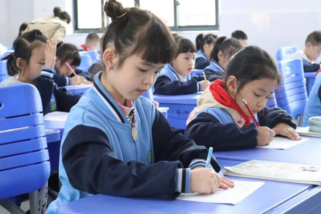 宁乡市小学数学专题课堂教学竞赛在城郊街道向前小学举行