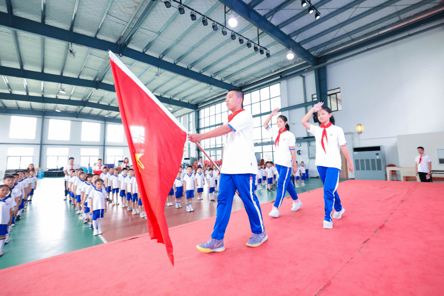 华伦小学二年级少先队入队仪式 | 鲜红的烙印——少年