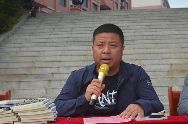都昌三中高二年级月考表彰大会这一批学生获奖