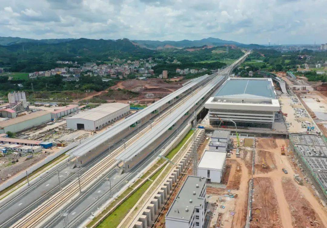 【惠州北站】惠州北站位于惠城区小金口街道白石村,站房面积约5万平方