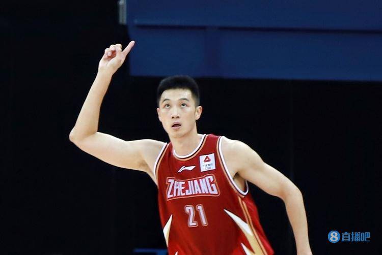 准!朱旭航面对广东男篮上半场命中7记三分 砍下27分
