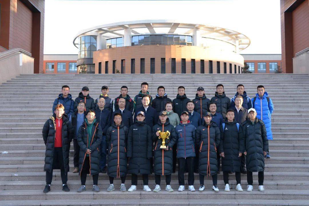 内蒙古师范大学附属中学男子足球队夺得2021年内蒙古自治区校园足球