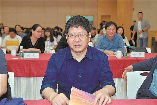 贺仲明 暨南大学中文系主任,教授,广东省作协副主席贺绍俊 沈阳师范