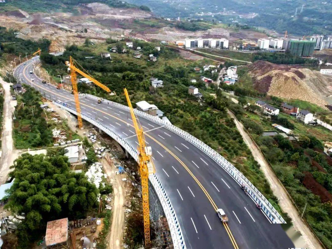 外环大道环线公交线路626也同步开通云阳县城市外环大道正式建成通车