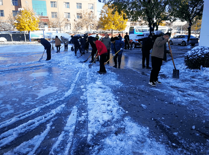 文昌湖下雪了"他们"成为了雪中最美的风景线