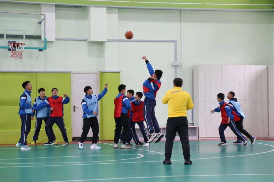 初中篮球教案模板范文_大学篮球教案模板_小学篮球教案模板