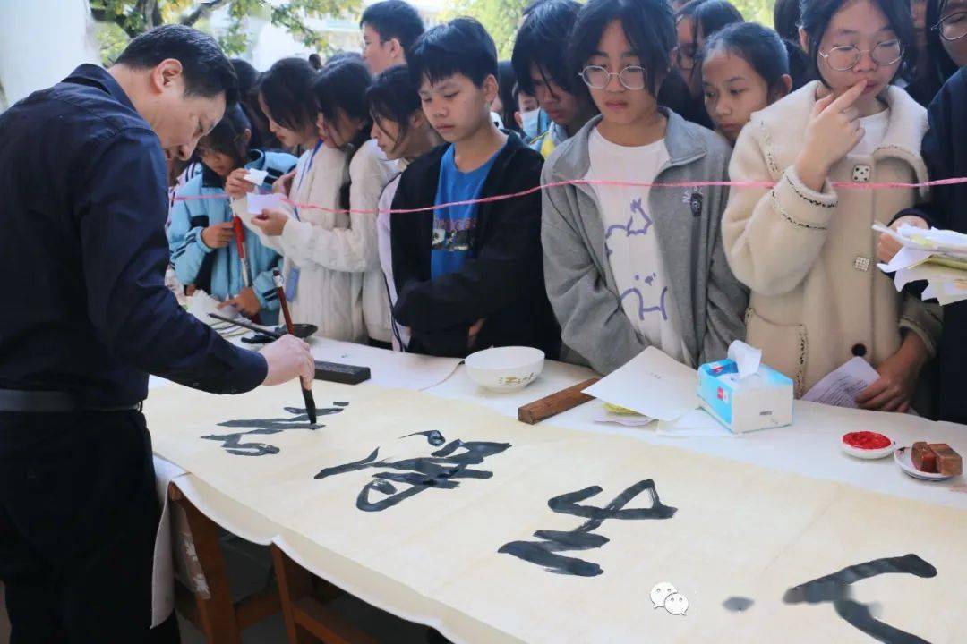 燃飒强多图直击马山中学体育艺术节67