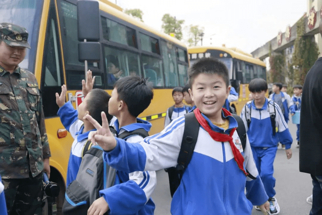 多彩研学助力双减落地慈晖学校开展综合实践研学活动