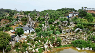 高州市"岭南凤凰园"座落于高州城郊宝光街道茶亭村山坳之中,是一个