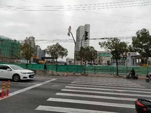 静安寺站临洮路站豫园福佑路,已经迫不及待陆家嘴地铁站6号口处已经