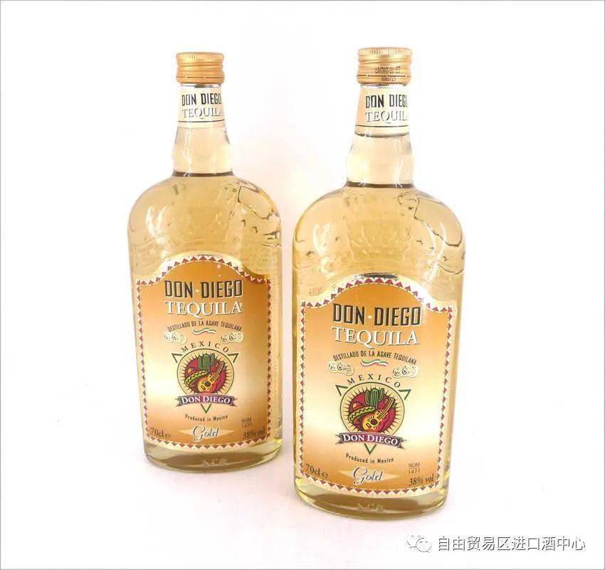 伏特加vodka伏特加外观清澈如水骨子里却如火药般后劲十足