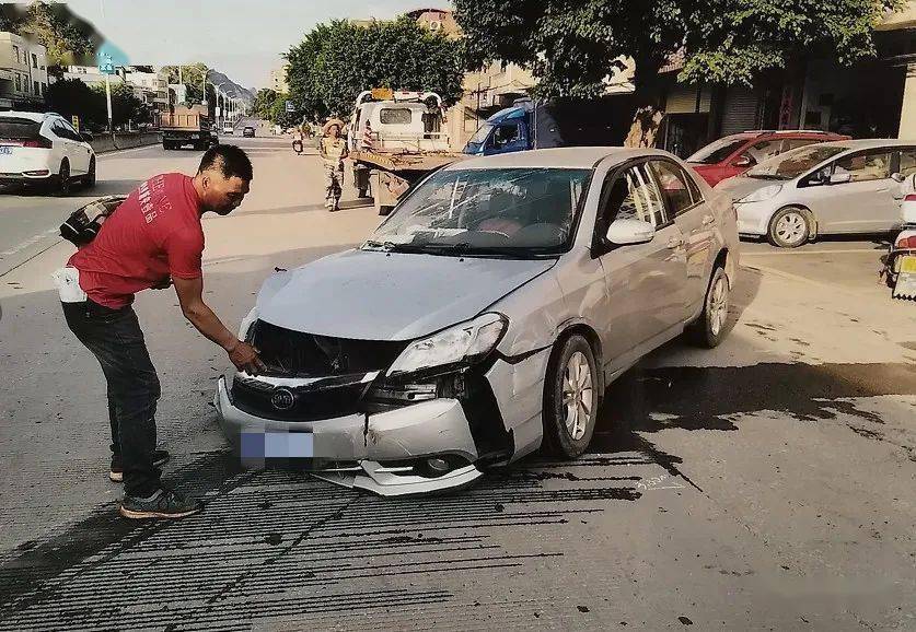 云浮,又一单车祸,两车"爆头"_廖某莲_轿车_罗定市