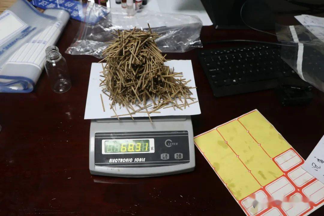 含有人工合成大麻素的烟丝及其他制品2截止目前,该案共抓获涉及江西