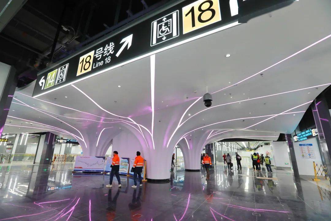 上海轨道交通14号线是一条城市东西方向的径向线,西起嘉定区封浜站